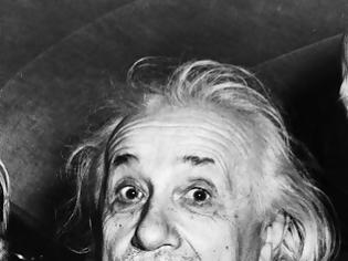 Φωτογραφία για Γιατί ο Einstein έβγαλε γλώσσα στην κάμερα;