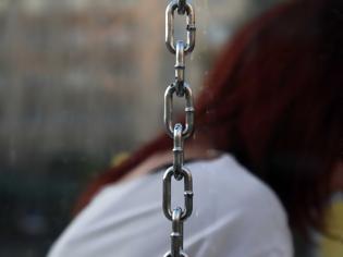 Φωτογραφία για Βιασμοί: Αλλαγή του νομικού ορισμού στην Ελλάδα ζητεί η Διεθνής Αμνηστία