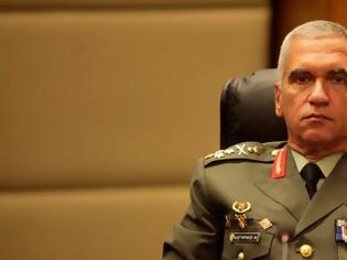 Φωτογραφία για Στρατηγός Κωσταράκος: Πολιτική πράξη η κατάργηση διακριτικών από τις στολές των Ενόπλων Δυνάμεων