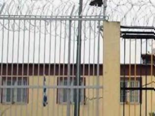Φωτογραφία για Σε κρίσιμη κατάσταση ο κρατούμενος που αυτοπυρπολήθηκε στη Λάρισα