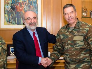 Φωτογραφία για Συνάντηση του Δημάρχου Αλεξανδρούπολης με τον νέο Διοικητή του Δ΄ Σώματος Στρατού   radioevros.gr