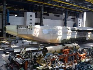 Φωτογραφία για Το πιο θηριώδες «ψυχροπολεμικό» αεροσκάφος στον κόσμο κρύβεται σε μια... αποθήκη
