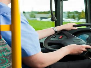 Φωτογραφία για Οδηγός λεωφορείου λιποθύμησε στο τιμόνι – Η κίνηση μαθητή που έσωσε ζωές