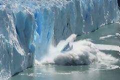 Τέσσερις φορές ταχύτερα λιώνουν οι πάγοι στη Γροιλανδία! Ανήσυχοι οι επιστήμονες