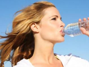 Φωτογραφία για Δεν πίνεις νερό; Δες πώς θα το εντάξεις εύκολα στην καθημερινότητά σου