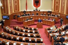 Πολιτική κρίση στην Αλβανία: Παραιτήθηκαν όλοι οι βουλευτές του δημοκρατικού κόμματος