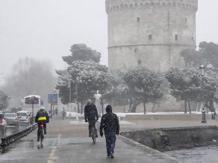 Φωτογραφία για Κακοκαιρία: Χιόνια σε Θεσσαλονίκη, Τρίκαλα και Σαμοθράκη