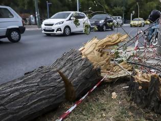 Φωτογραφία για Κακοκαιρία: Σοβαρά προβλήματα στην ηλεκτροδότηση στην Αττική