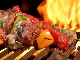 Φωτογραφία για Γιατί το καρβουνιασμένο φαγητό (κρέας, ψωμί, ψάρια) αυξάνει τον κίνδυνο καρκίνου; Μέτρα προφύλαξης
