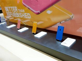 Φωτογραφία για Μια γαλλική εταιρεία παράγει το iPhone σε διαφορετικές χρωματικές παραλλαγές
