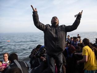 Φωτογραφία για Νόαμ Τσόμσκι: Είμαστε υπεύθυνοι για τους μετανάστες