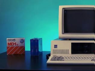 Φωτογραφία για Έτσι διαφημιζόταν στα '70s ο πρώτος φορητός υπολογιστής - Ζύγιζε 23 κιλά!