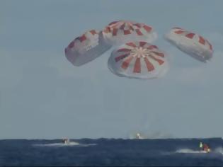 Φωτογραφία για NASA: Το Crew Dragon της SpaceX επέστρεψε στη Γη
