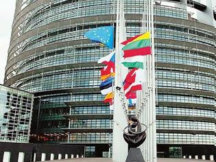 Φωτογραφία για Δημοσκόπηση: Τα ακροδεξιά κόμματα αναμένεται να διπλασιάσουν τις έδρες τους στο Ευρωπαϊκό Κοινοβούλιο