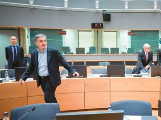 Φωτογραφία για Eurogroup: Νηστεία (για τα €970 εκατ.) και προσευχή (για τις παροχές)