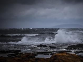 Φωτογραφία για Χαλάει ο καιρός την Παρασκευή: Βροχές και θυελλώδεις άνεμοι 8 μποφόρ στο Αιγαίο