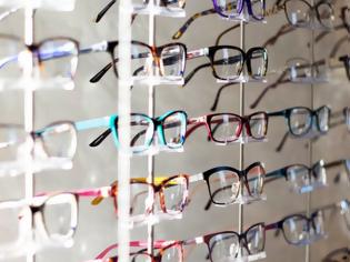 Φωτογραφία για Χιλιάδες ασφαλισμένοι απλήρωτοι για γυαλιά οράσεως - Περιμένουν αποζημιώσεις από τον ΕΟΠΥΥ
