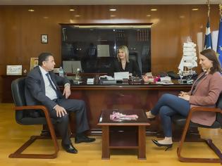 Φωτογραφία για Συνάντηση της Κατερίνας Παπακώστα με τον υποψήφιο Δήμαρχο Πηνειού Ηλείας Ανδρέα Μαρίνο
