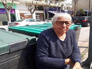 Φωτογραφία για ΒΙΝΤΕΟ - Τι λέει η γιαγιά που συνέλαβαν οι αστυνομικοί επειδή πουλούσε τερλίκια
