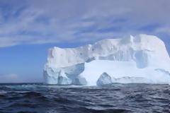 Ανταρκτική: Παγόβουνο προκάλεσε ζημιές στον εξοπλισμό ρωσικής και κινεζικής αποστολής