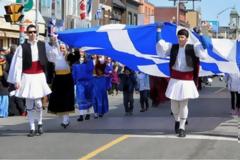 Στο δημαρχείο του Τορόντο κυματίζει σήμερα η ελληνική σημαία