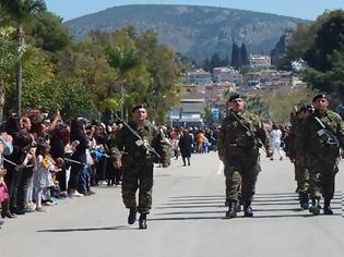 Φωτογραφία για Οι στρατιώτες του ΚΕΜΧ παρέλασαν για τελευταία φορά στο Ναύπλιο (Pics)