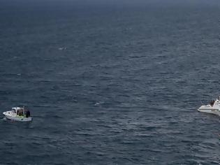 Φωτογραφία για Τραγωδία στο Αιγαίο: Τέσσερις νεκροί σε ναυάγιο βάρκας με μετανάστες - Ανάμεσα τους και ένα μωρό