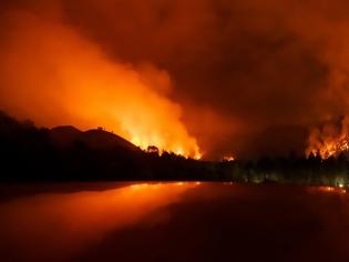 Φωτογραφία για Στις φλόγες Πορτογαλία και Ισπανία λόγω ασυνήθιστης ζέστης