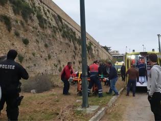 Φωτογραφία για Ηράκλειο: Άντρας έπεσε από τα Ενετικά Τείχη
