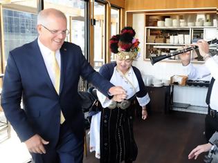 Φωτογραφία για Ξεσήκωσε τον πρωθυπουργό της Αυστραλίας Σκοτ Μόρισον ο Βαγγέλης Παντιώρας με το κλαρίνο του