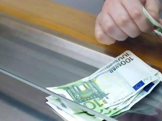 Φωτογραφία για Χαρτονομίσματα 18 δισ. ευρώ επέστρεψαν στις τράπεζες από το 2015 έως σήμερα