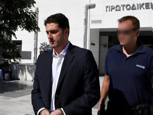 Φωτογραφία για Αρ. Φλώρος: Ολόκληρη η κατάθεσή του για το πως «εκβιάστηκε»- Η απάντηση του κατηγορούμενου- δικηγόρου