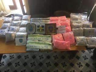 Φωτογραφία για Συλλήψεις για 20 κιλά κοκαΐνης και 166.317 δισκία Ecstasy στη Ρόδο