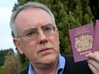 Φωτογραφία για Παρά το αδιέξοδο του Brexit, στη Βρετανία ξεκίνησαν να εκδίδουν διαβατήρια χωρίς την ένδειξη «Ευρωπαϊκή Ένωση»