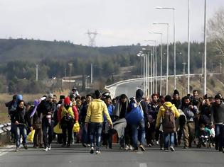 Φωτογραφία για Daily Sabah: Φήμες για άνοιγμα των συνόρων οδηγούν χιλιάδες πρόσφυγες προς την Ελλάδα