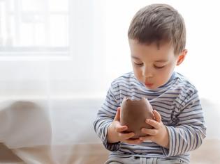 Φωτογραφία για Πασχαλινά σοκολατένια αβγά: Τι πρέπει να προσέχουν οι γονείς;