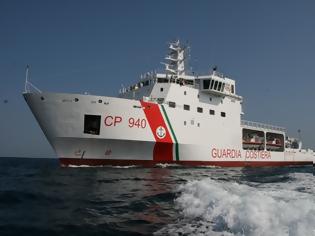 Φωτογραφία για Σύλληψη επιβατών σκάφους με πλαστές ελληνικές ταυτότητες στο Λέτσε Ιταλίας