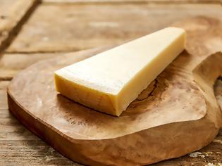 Φωτογραφία για Ποιο τυρί, σύμφωνα με τους επιστήμονες, πρέπει να τρώνε όσοι έχουν υπέρταση;