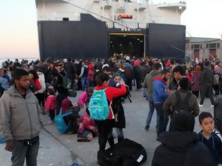 Φωτογραφία για Μεταφορά 500 προσφύγων στον Πειραιά...