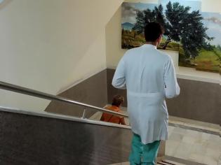 Φωτογραφία για Γιατρός ''μαϊμού'' ξάφριζε ηλικιωμένους στην Κοζάνη