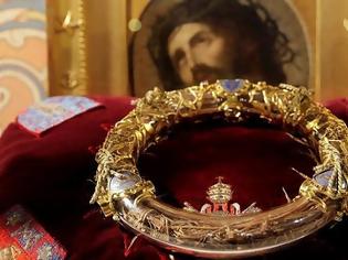 Φωτογραφία για Παναγία των Παρισίων: Διασώθηκε το ακάνθινο στεφάνι του Χριστού