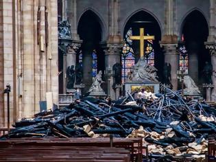 Φωτογραφία για Παναγία των Παρισίων: Η λίστα της καταστροφής - Ποιοι θησαυροί χάθηκαν και ποιοι σώθηκαν