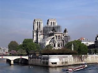 Φωτογραφία για Γαλλία: Οι δωρεές για την Παναγία των Παρισίων προκαλούν... κοινωνική ένταση