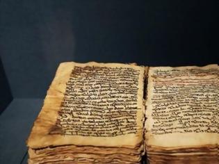 Φωτογραφία για Αίγυπτος: Έλληνες επιστήμονες ψηφιοποιούν αρχαία έγγραφα σε μονή του Σινά