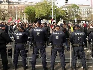 Φωτογραφία για Αυστρία: Διαδηλώσεις ενάντια στην κατάργηση της αργίας της Μ. Παρασκευής