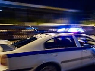 Φωτογραφία για Περιπολικό πέφτει σε... περίπτερο κατά τη διάρκεια καταδίωξης στη Θεσσαλονίκη (video)