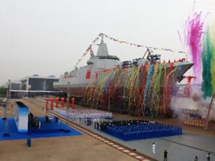 Φωτογραφία για Επίδειξη δύναμης από την Κίνα: Παρουσιάζει σε παρέλαση τα νέα υπερσύγχρονα πολεμικά πλοία της