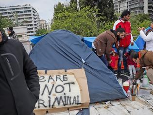 Φωτογραφία για Βίτσας στους «μετανάστες» στο Σύνταγμα: Φύγετε γιατί δημιουργείτε αρνητική εικόνα στην ελληνική κοινή γνώμη