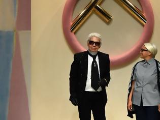 Φωτογραφία για Ο οίκος Fendi διοργανώνει επίδειξη μόδας στη Σαγκάη ως φόρο τιμής στον Καρλ Λάγκερφελντ