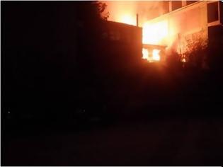 Φωτογραφία για Μεγάλη φωτιά σε σπίτι στην Κοζάνη - Κάτοικοι έσωσαν με αυτοθυσία δύο ηλικιωμένες